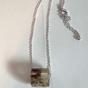 Acrylic Resin Pressed Flower Barrel Pendant Silver Tone Necklace